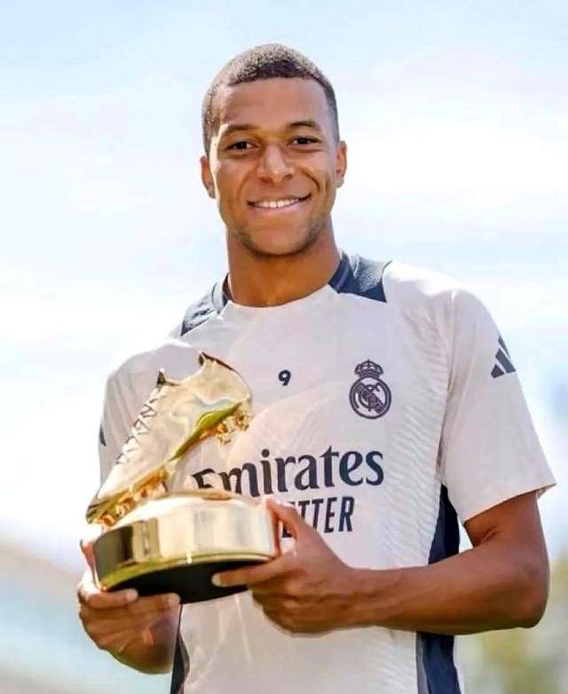 卡斯尔成最年轻30+10+5&3三分且命中率不低于70%球员