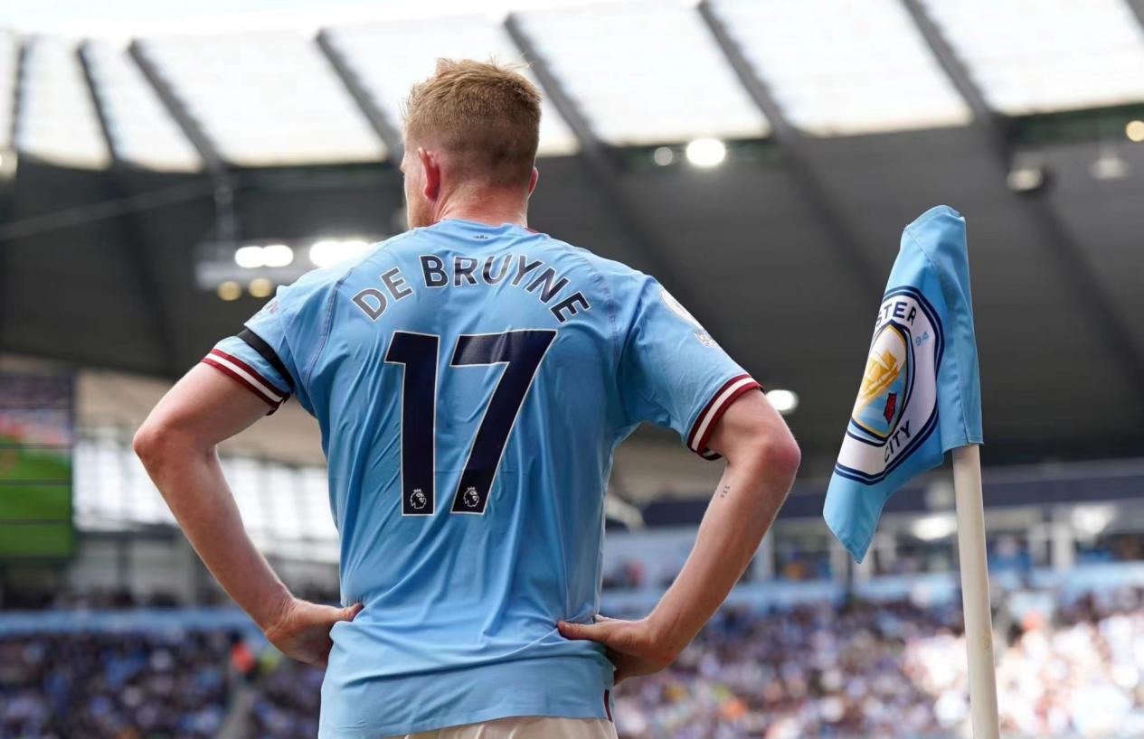 英超战报：利物浦2-1逆转热刺,